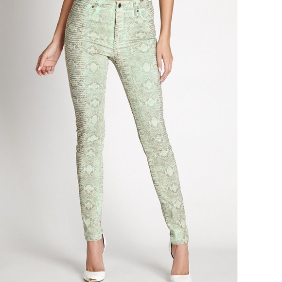 GUESS WOMEN 1981 HIGH-RISE SKINNY JEANS WITH SNAKE SZ 24 - Picture 2 of 8